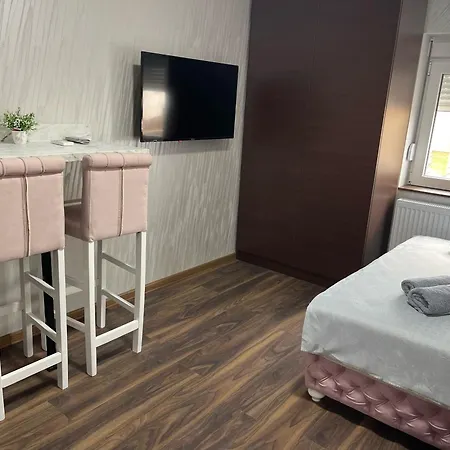 Pink Apartmani Jagodina Exterior photo