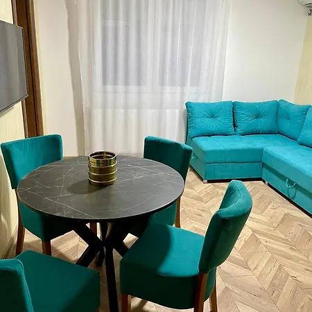 Pink Apartmani Jagodina Exterior photo